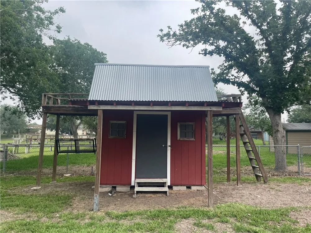 24857 Lakeview (CR 360) Mathis, TX 78368