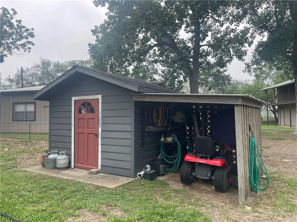 24857 Lakeview (CR 360) Mathis, TX 78368