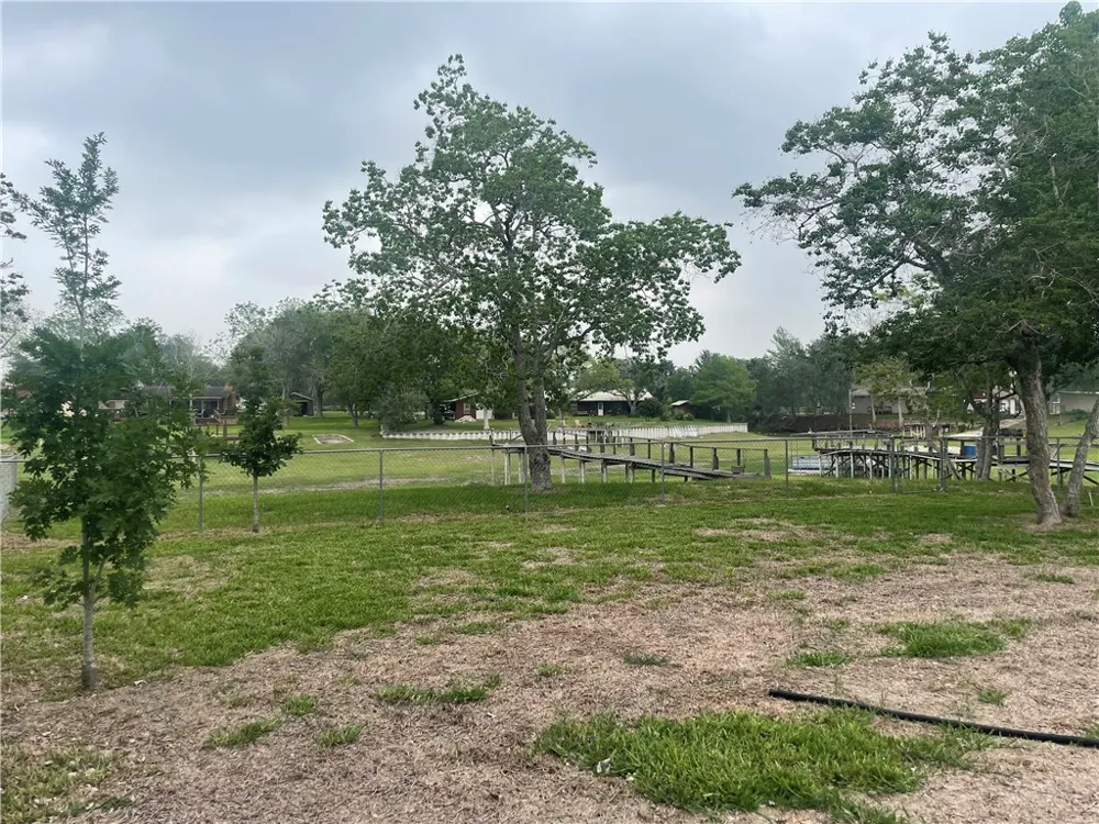 24857 Lakeview (CR 360) Mathis, TX 78368