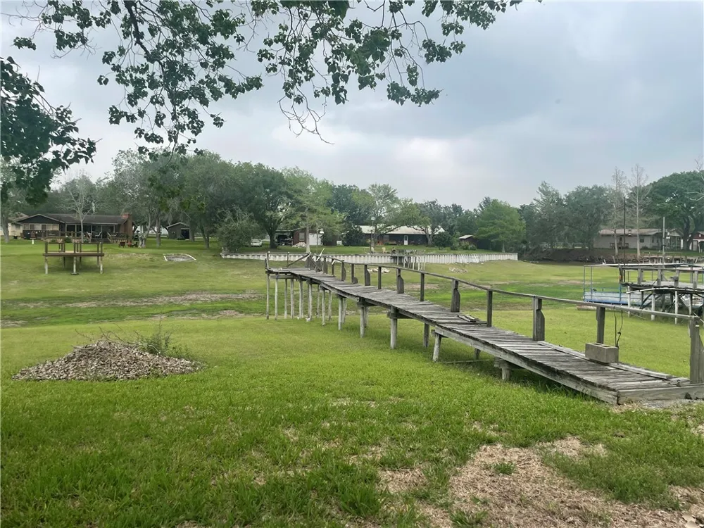 24857 Lakeview (CR 360) Mathis, TX 78368