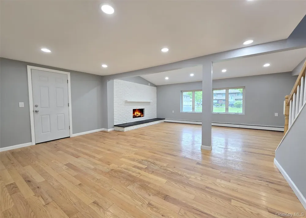 40 Aster Avenue Holtsville, NY 11742