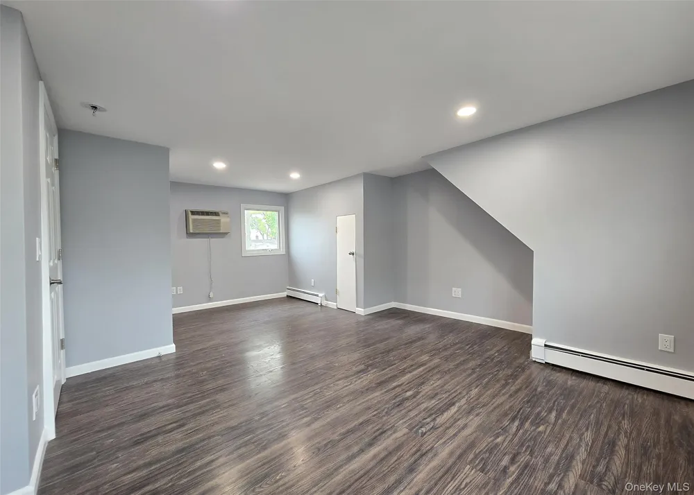 40 Aster Avenue Holtsville, NY 11742