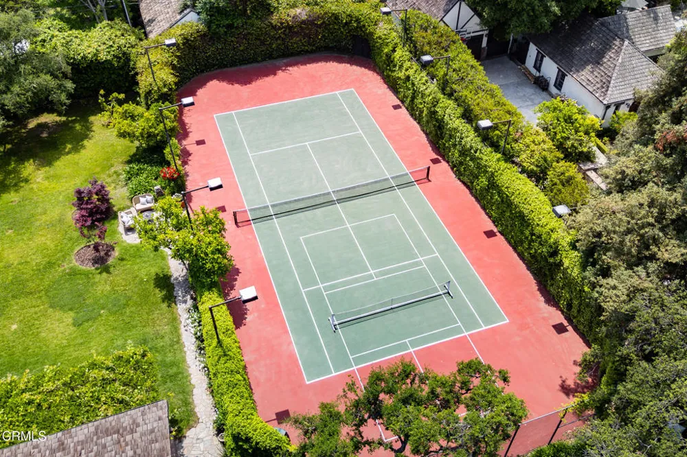 2041 Ashbourne Drive South Pasadena, CA 91030