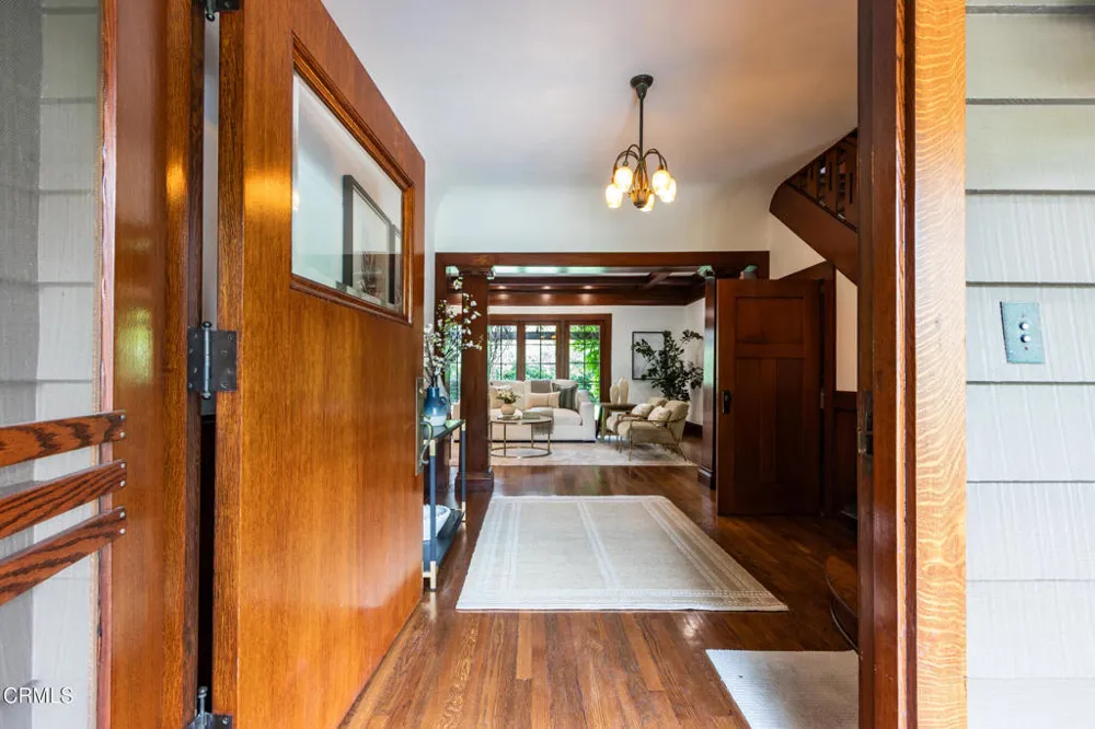 2041 Ashbourne Drive South Pasadena, CA 91030
