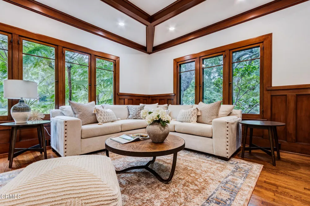 2041 Ashbourne Drive South Pasadena, CA 91030