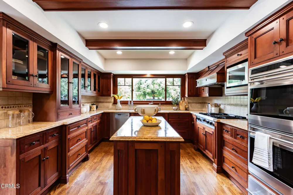 2041 Ashbourne Drive South Pasadena, CA 91030
