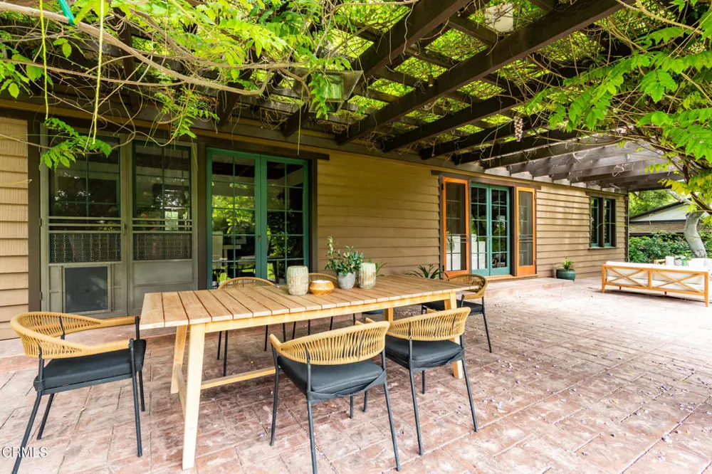 2041 Ashbourne Drive South Pasadena, CA 91030