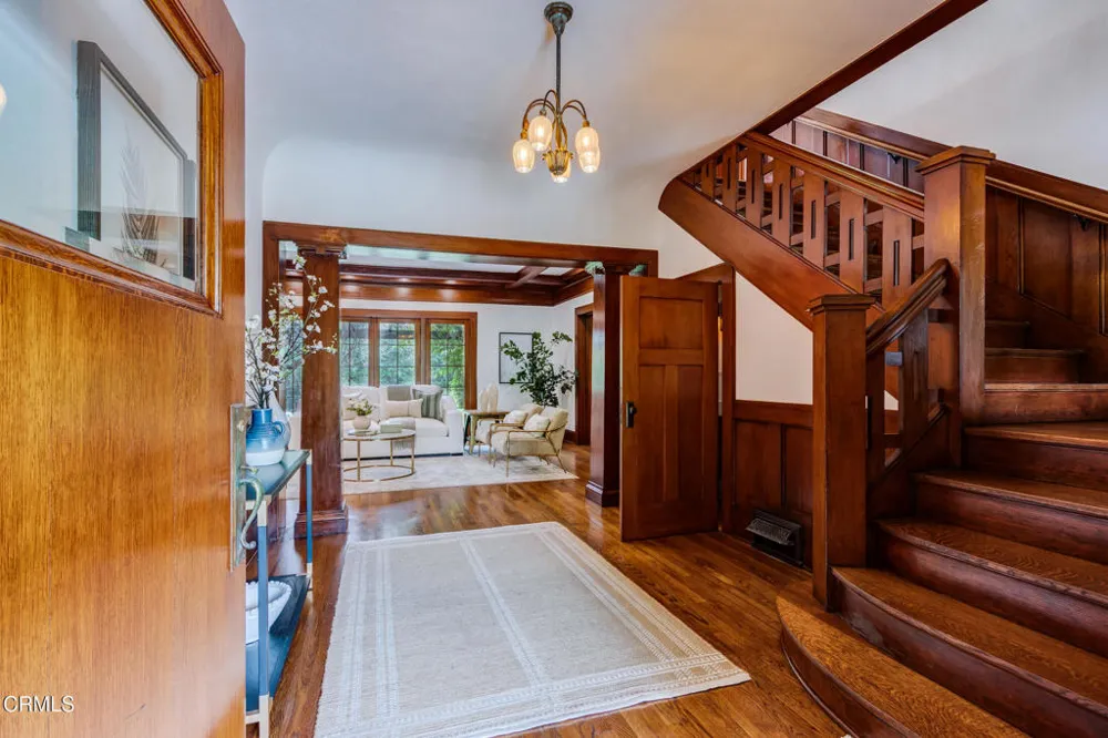 2041 Ashbourne Drive South Pasadena, CA 91030