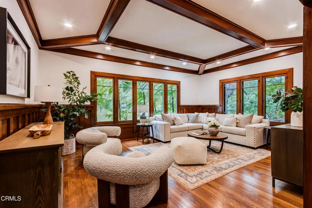2041 Ashbourne Drive South Pasadena, CA 91030