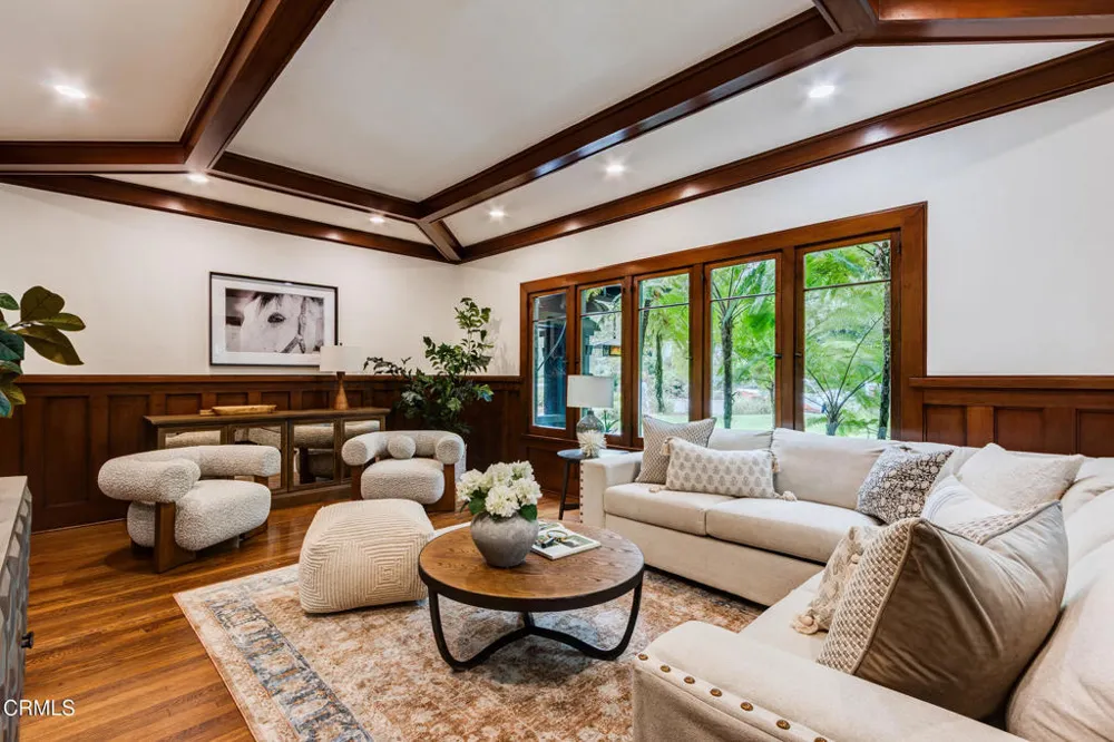 2041 Ashbourne Drive South Pasadena, CA 91030
