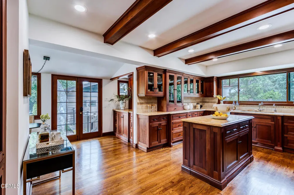 2041 Ashbourne Drive South Pasadena, CA 91030