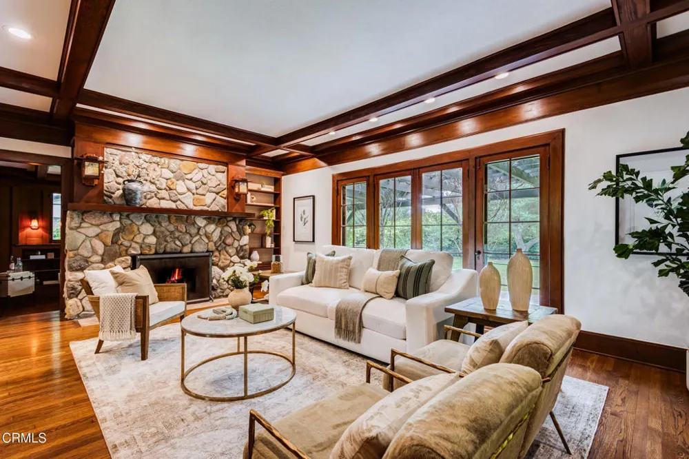 2041 Ashbourne Drive South Pasadena, CA 91030