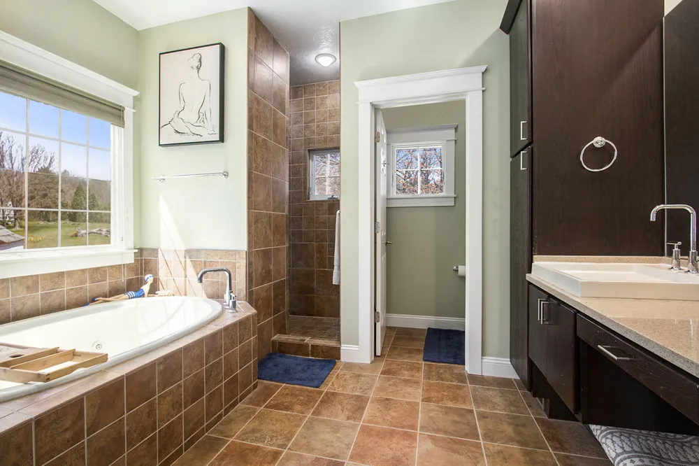 3975 Harbor Breeze Drive Norton Shores, MI 49441