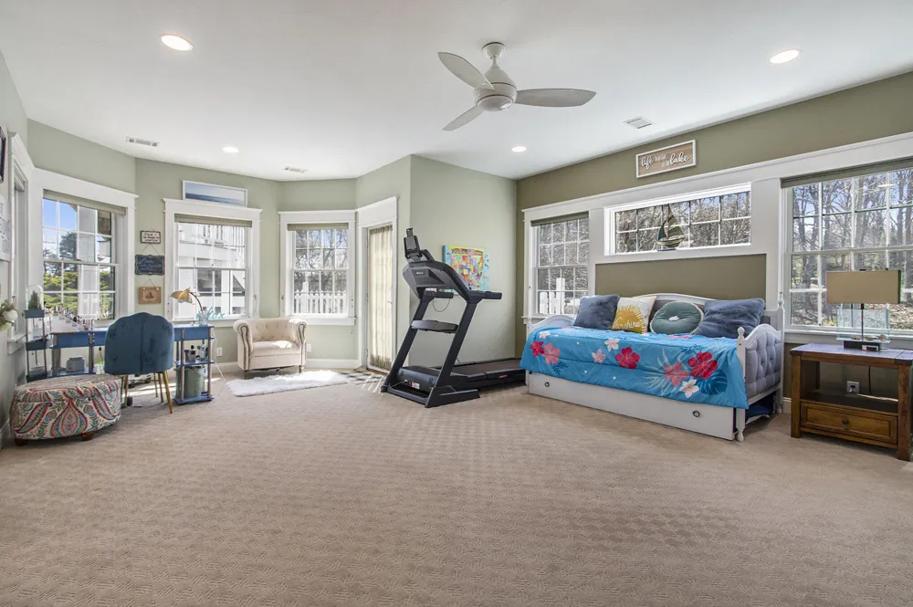 3975 Harbor Breeze Drive Norton Shores, MI 49441