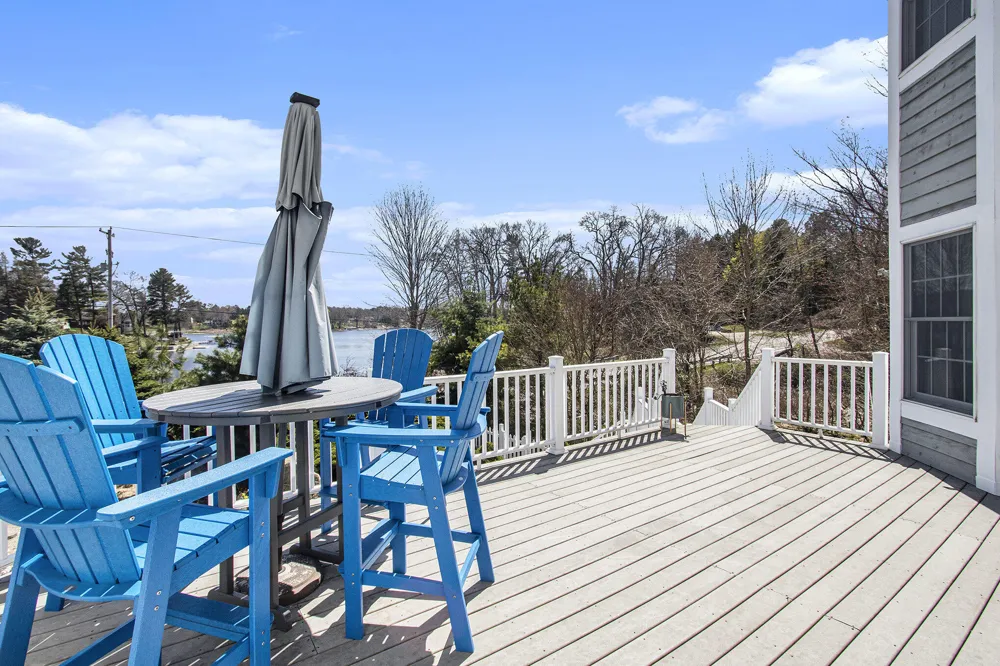 3975 Harbor Breeze Drive Norton Shores, MI 49441