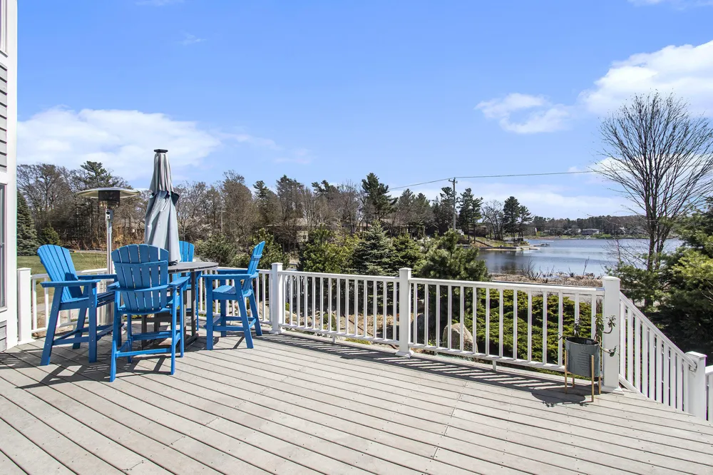 3975 Harbor Breeze Drive Norton Shores, MI 49441