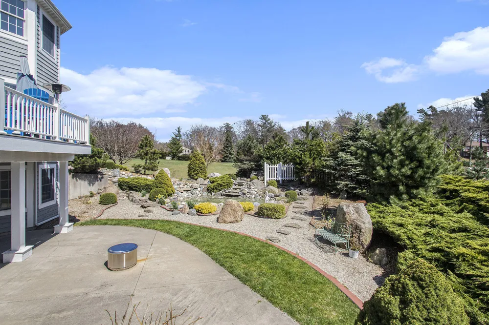 3975 Harbor Breeze Drive Norton Shores, MI 49441