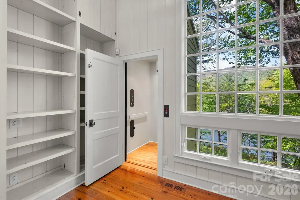 1957 & 1923 Cold Mountain Road Lake Toxaway, NC 28747