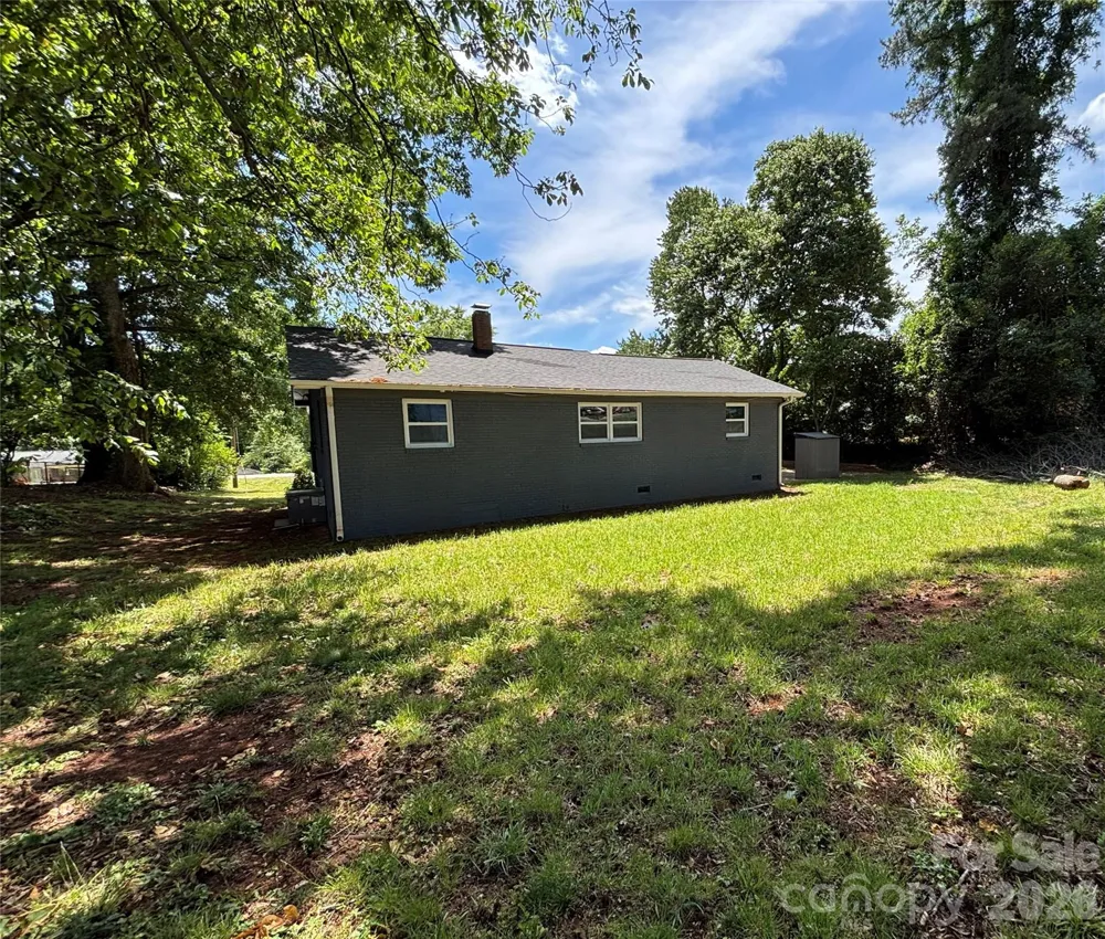 305 Forestway Drive Mount Holly, NC 28120