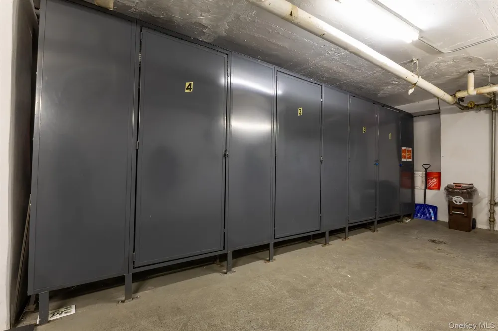 155 W 106th Street #1A New York (Manhattan), NY 10025