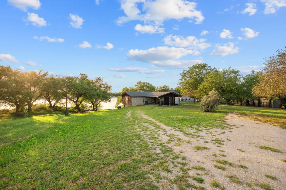 310 Castlehigh Drive Granite Shoals, TX 78654