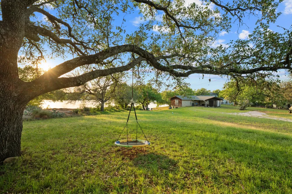 310 Castlehigh Drive Granite Shoals, TX 78654