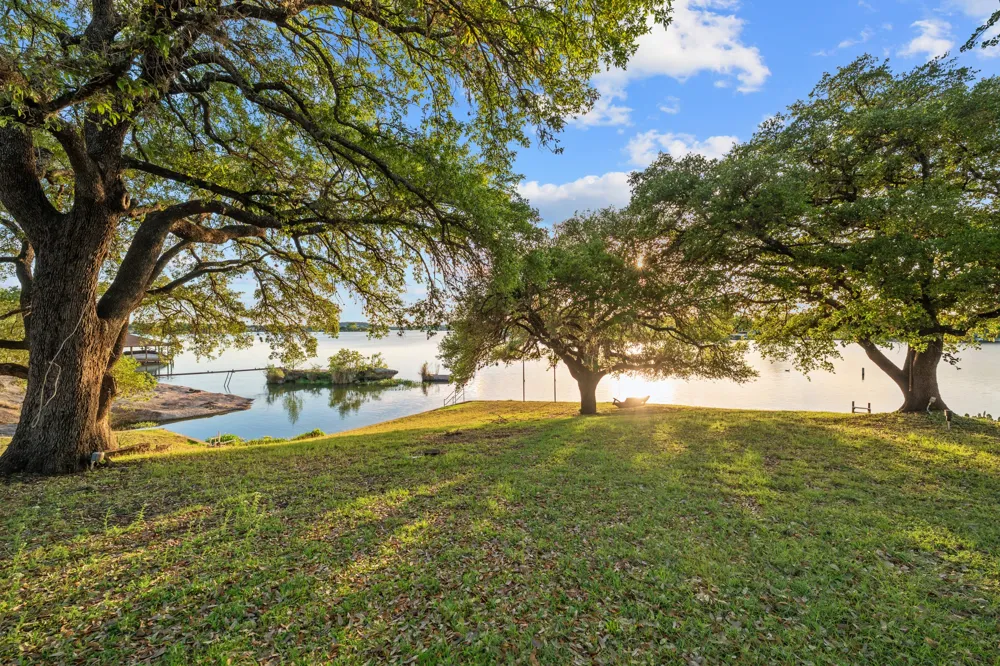 310 Castlehigh Drive Granite Shoals, TX 78654