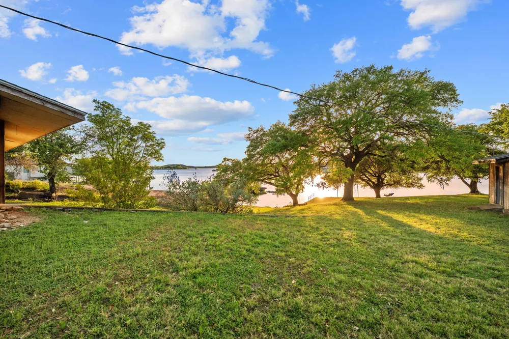 310 Castlehigh Drive Granite Shoals, TX 78654