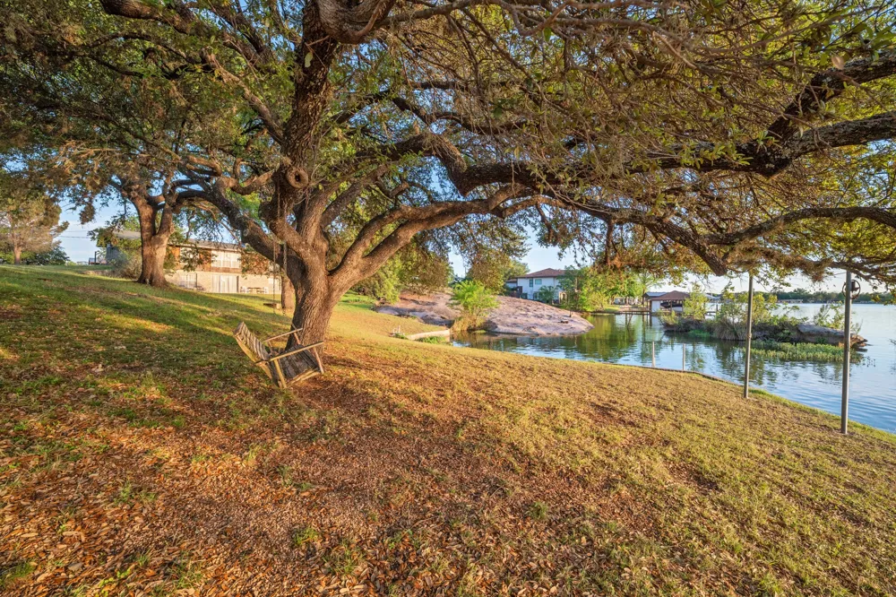 310 Castlehigh Drive Granite Shoals, TX 78654