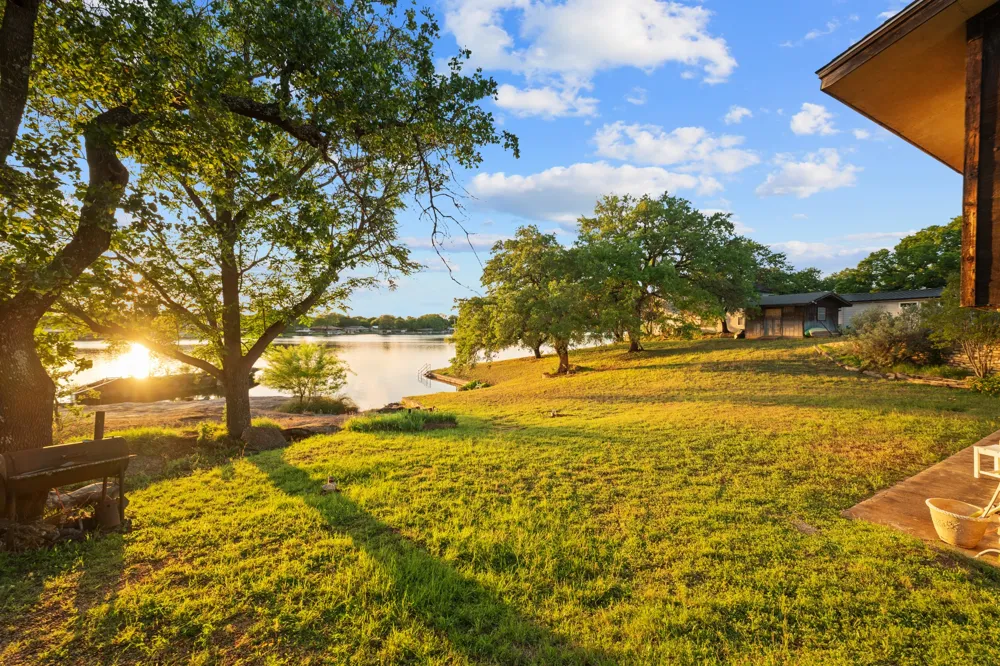310 Castlehigh Drive Granite Shoals, TX 78654