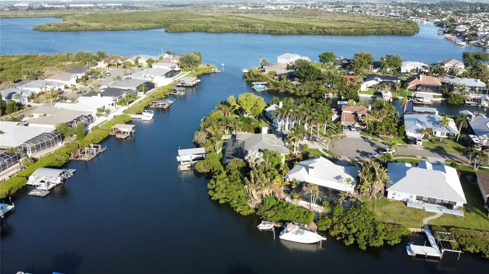 6612 BLACKFIN WAY Apollo Beach, FL 33572