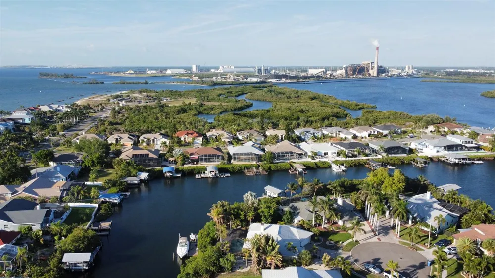 6612 BLACKFIN WAY Apollo Beach, FL 33572