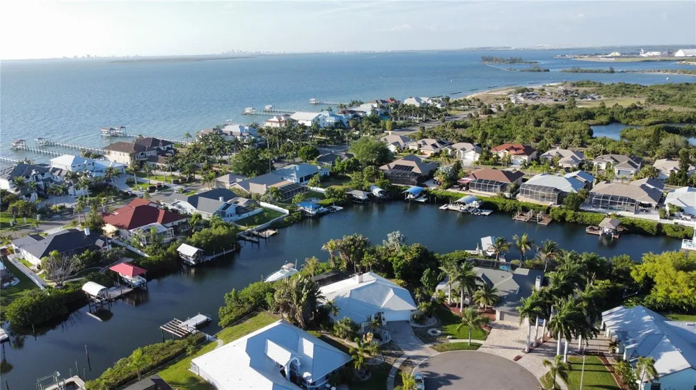 6612 BLACKFIN WAY Apollo Beach, FL 33572