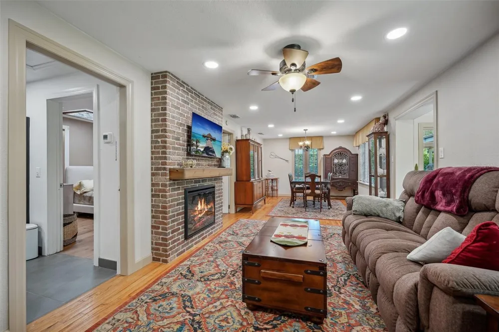 1020 VENETIAN AVENUE Orlando, FL 32804