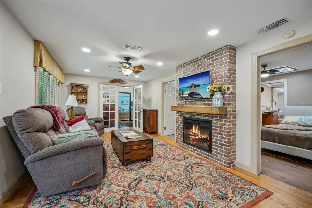 1020 VENETIAN AVENUE Orlando, FL 32804