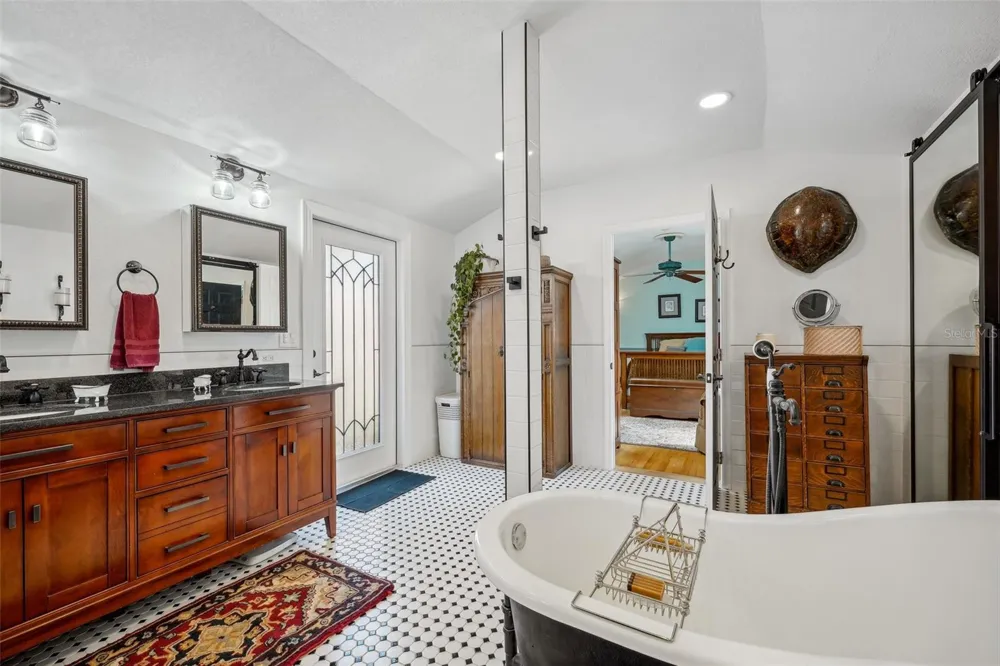 1020 VENETIAN AVENUE Orlando, FL 32804
