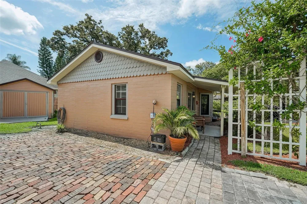 1020 VENETIAN AVENUE Orlando, FL 32804