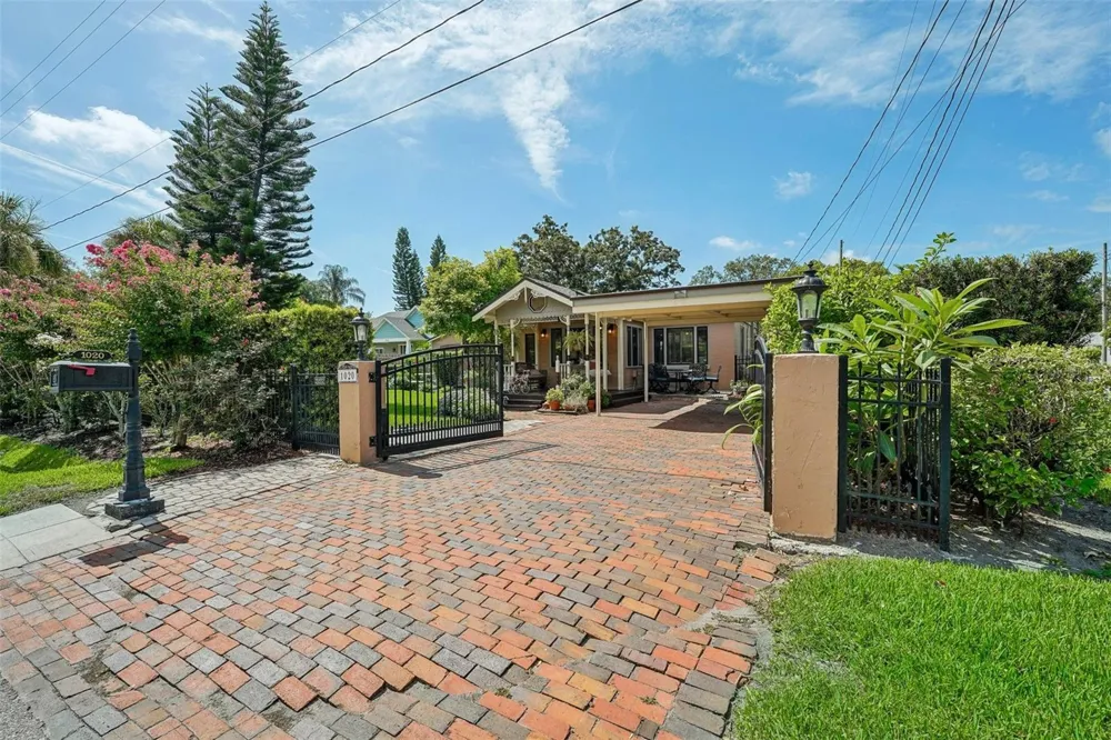 1020 VENETIAN AVENUE Orlando, FL 32804
