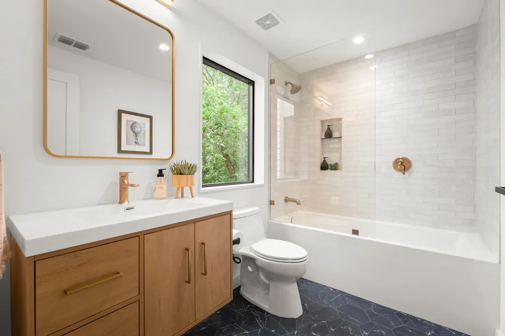 5511 Joe Sayers Avenue #B Austin, TX 78756