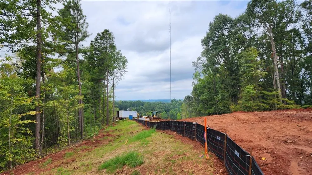 1661 Friendship Road Hoschton, GA 30548