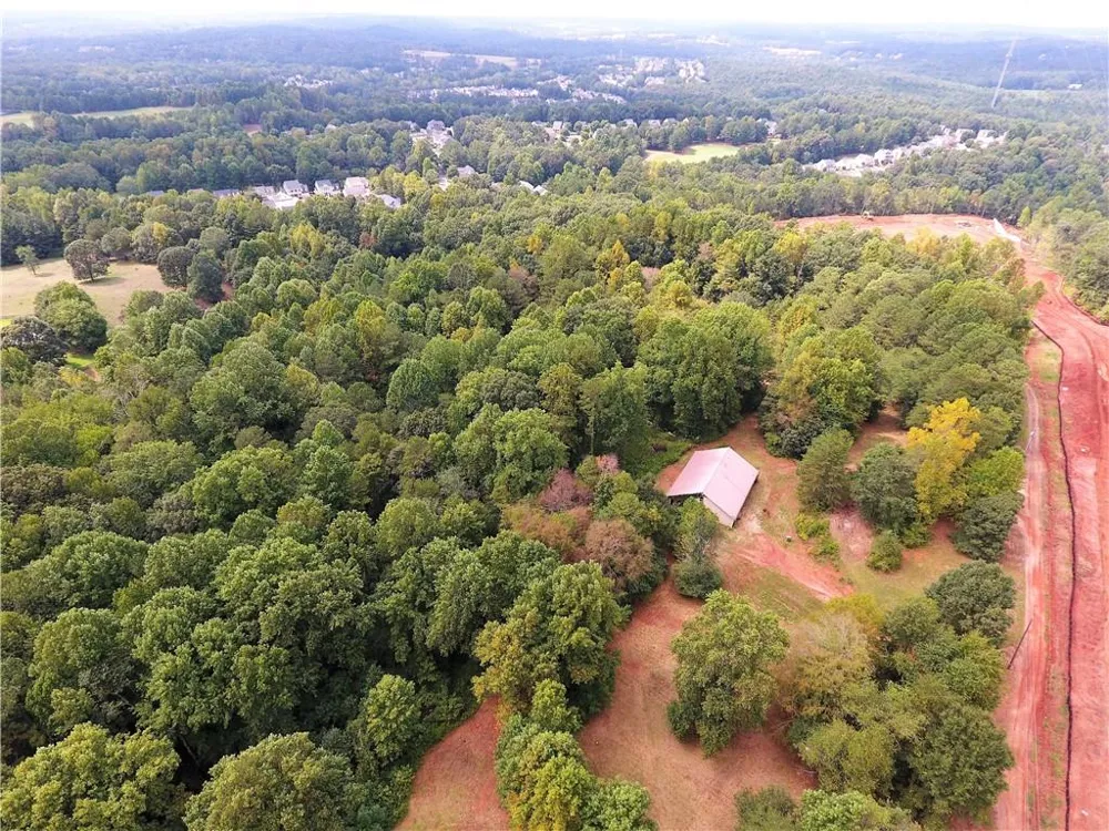 1661 Friendship Road Hoschton, GA 30548