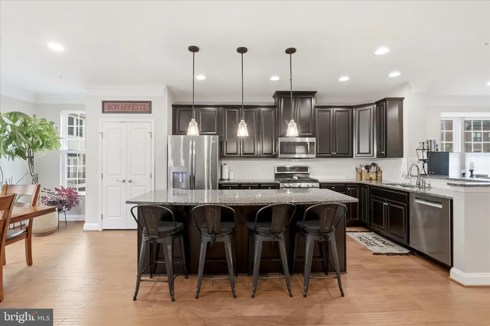 402 HAUPT SQUARE SE Leesburg, VA 20175