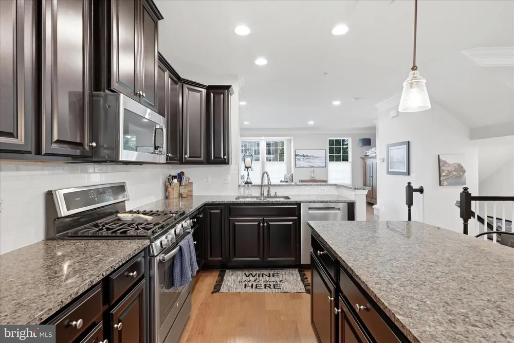 402 HAUPT SQUARE SE Leesburg, VA 20175