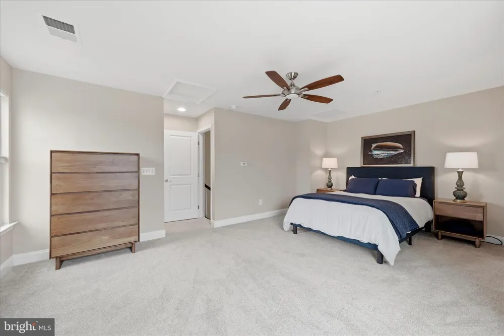 402 HAUPT SQUARE SE Leesburg, VA 20175