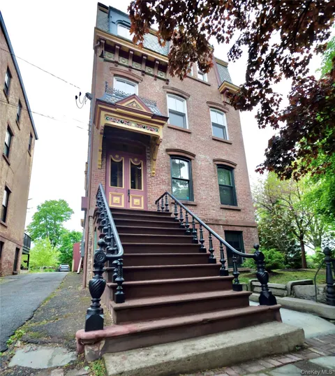4 Grand Street #1