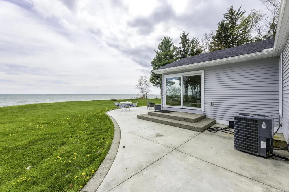 6655 Lakeshore Road Worth Township, MI 48450