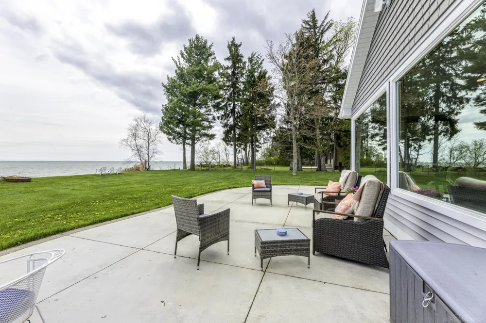 6655 Lakeshore Road Worth Township, MI 48450