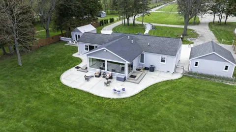 6655 Lakeshore Road