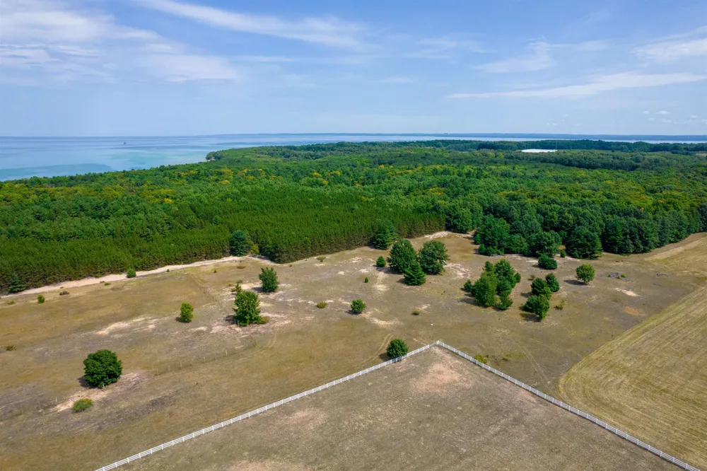 3619 Tompkins Road Peninsula Township, MI 49686