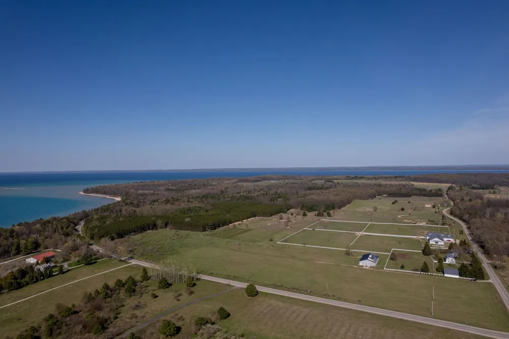 3619 Tompkins Road Peninsula Township, MI 49686